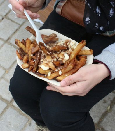 myes my english school plats typiques canada, la poutine