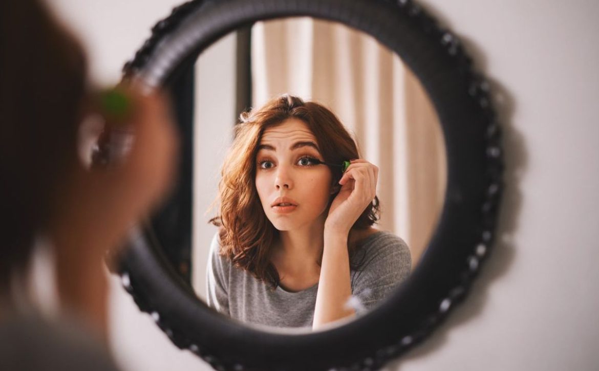 phrasal verbs to make